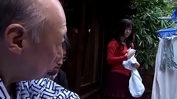 step Daughter-in-law fuck intrigue with father- con dau dit vung trom voi bo chong